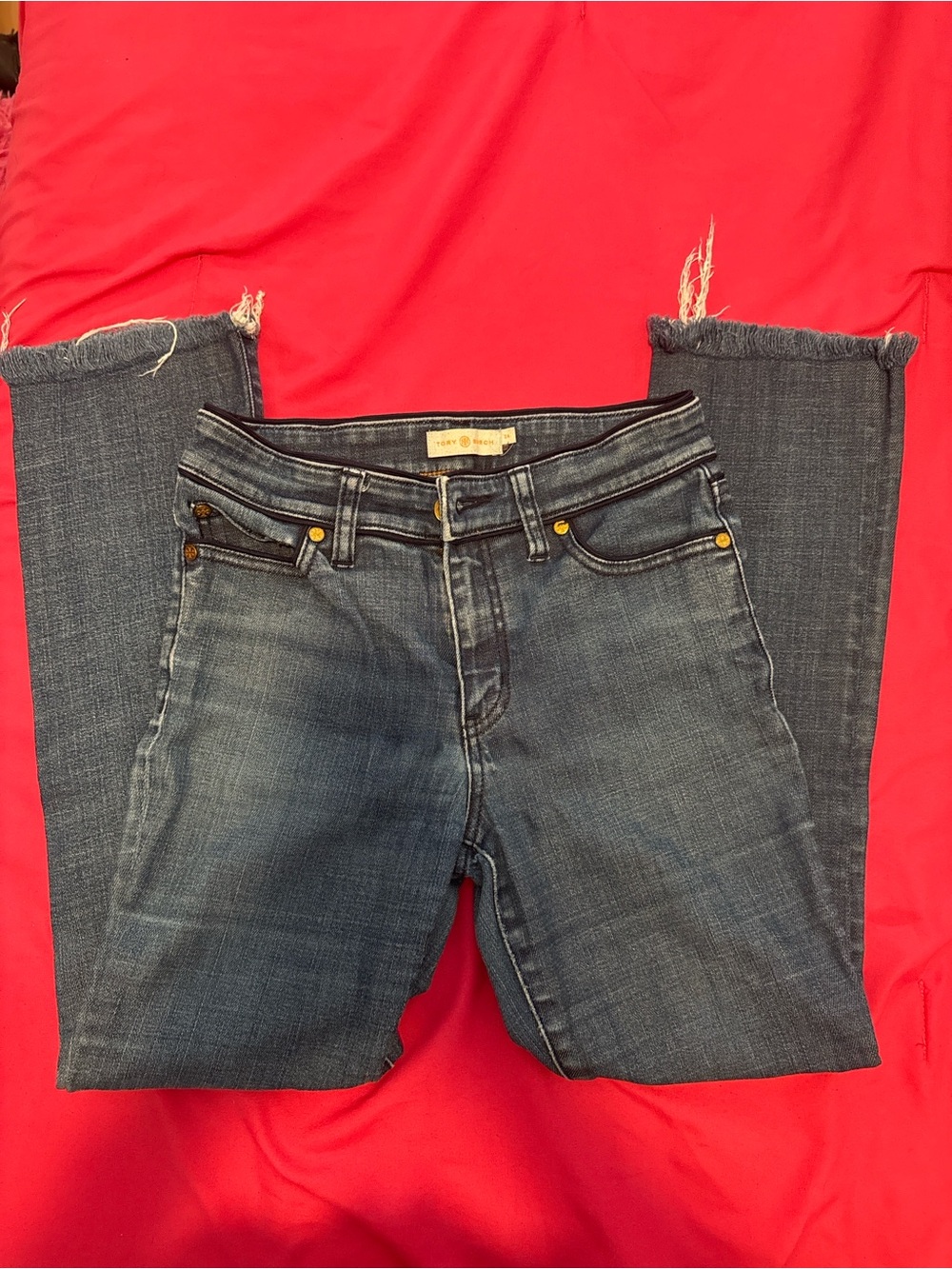 Women’s Dark Wash Frayed Hem Jeans - Classic Stretch Denim